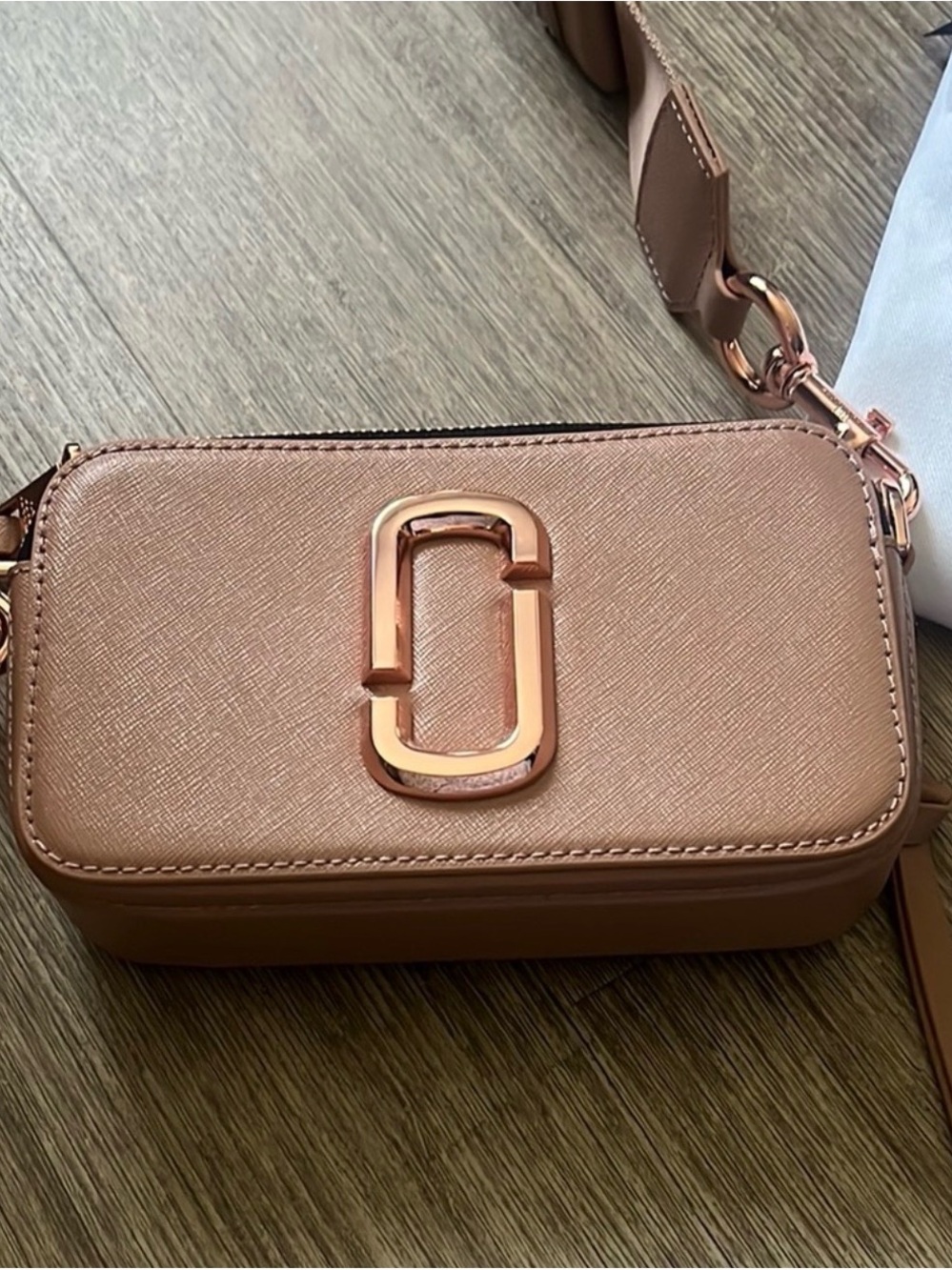 Marc Jacobs Tan Snapshot Crossbody - Picture 2 of 2